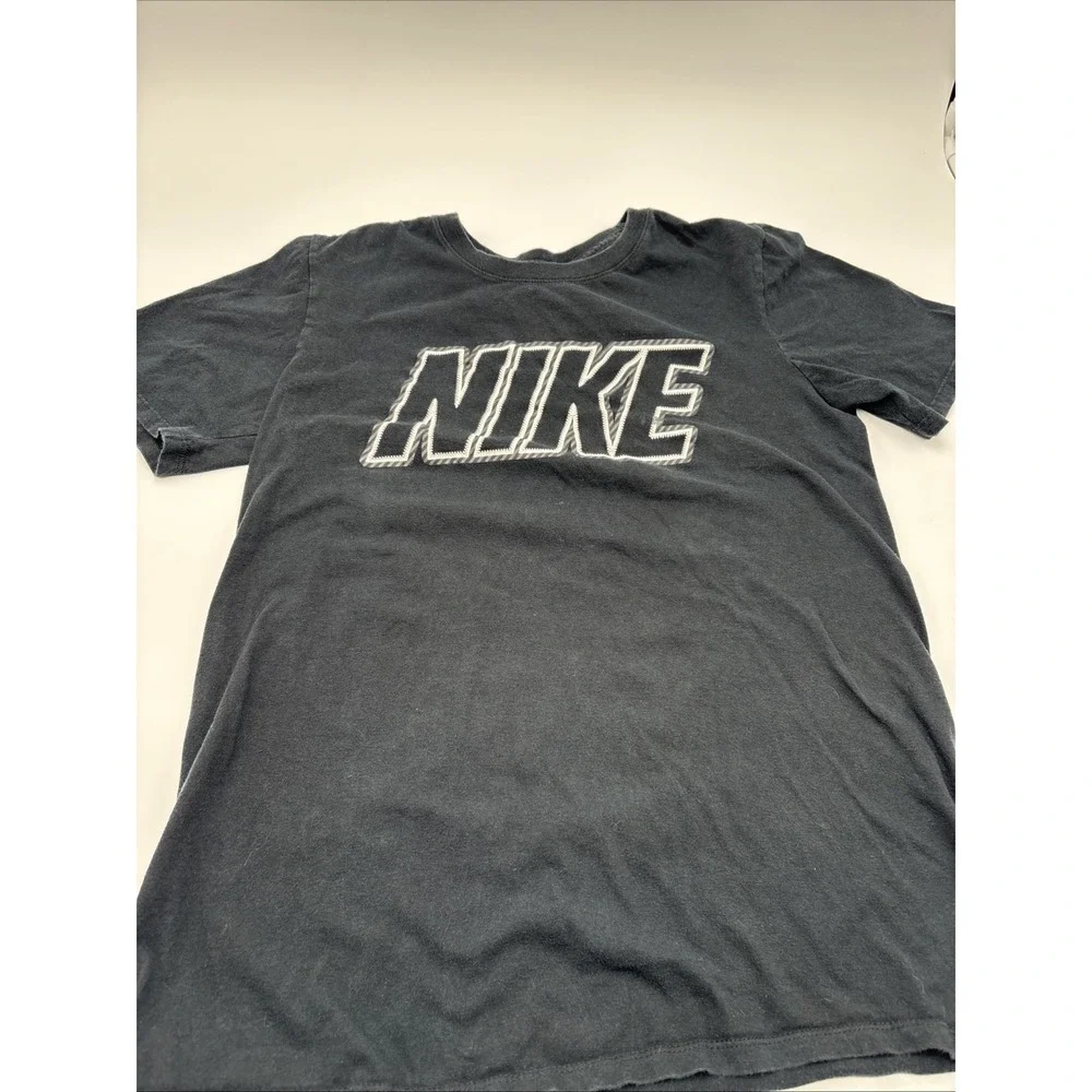 The Nike Tshirt Women's Size Small Raised Log On Front Athletic Cut 100% Cotton